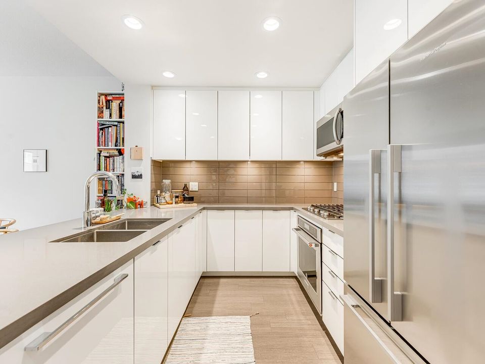 255-w-1st-street-lower-lonsdale-north-vancouver-05