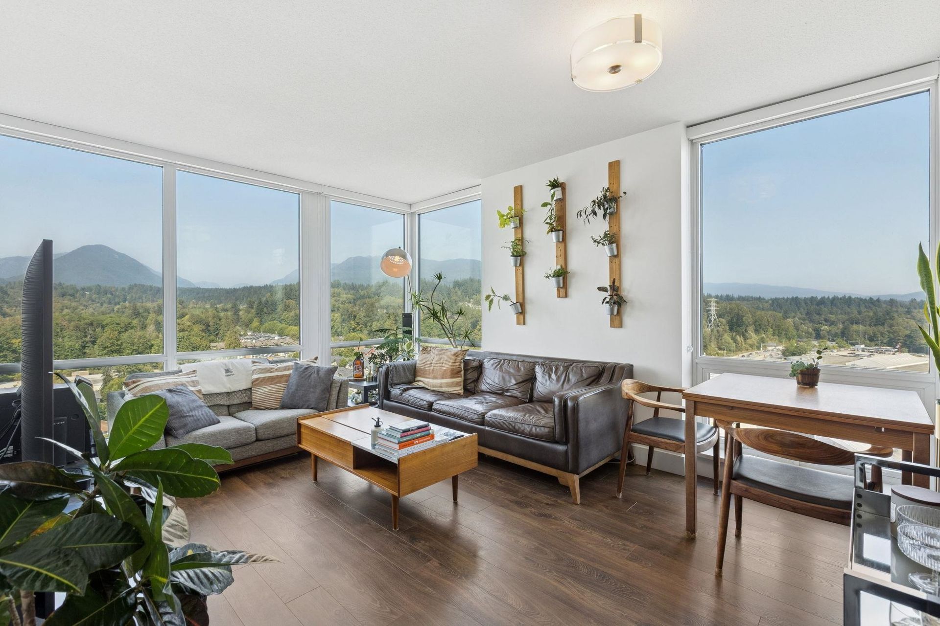 1702 - 1550 Fern Street, Lynnmour, North Vancouver