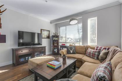 897-premier-street-lynnmour-north-vancouver-03