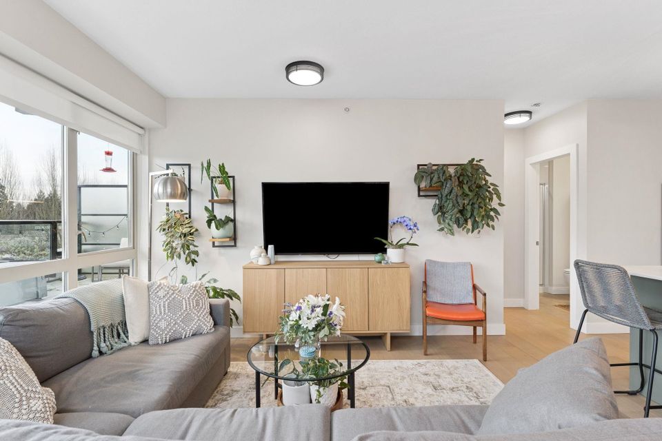 1330-marine-drive-pemberton-nv-north-vancouver-05