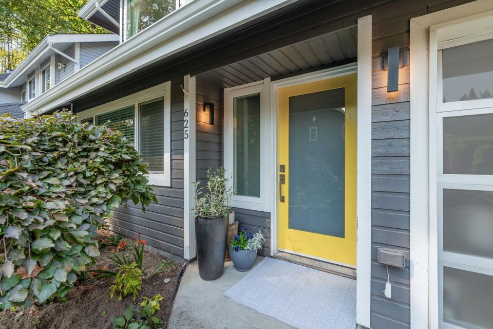 625-seymour-court-seymour-nv-north-vancouver-02