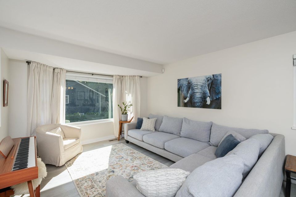 625-seymour-court-seymour-nv-north-vancouver-03