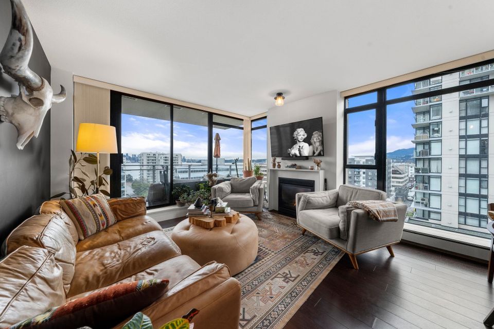 155-w-1st-street-lower-lonsdale-north-vancouver-03