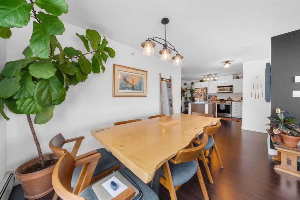 155-w-1st-street-lower-lonsdale-north-vancouver-04