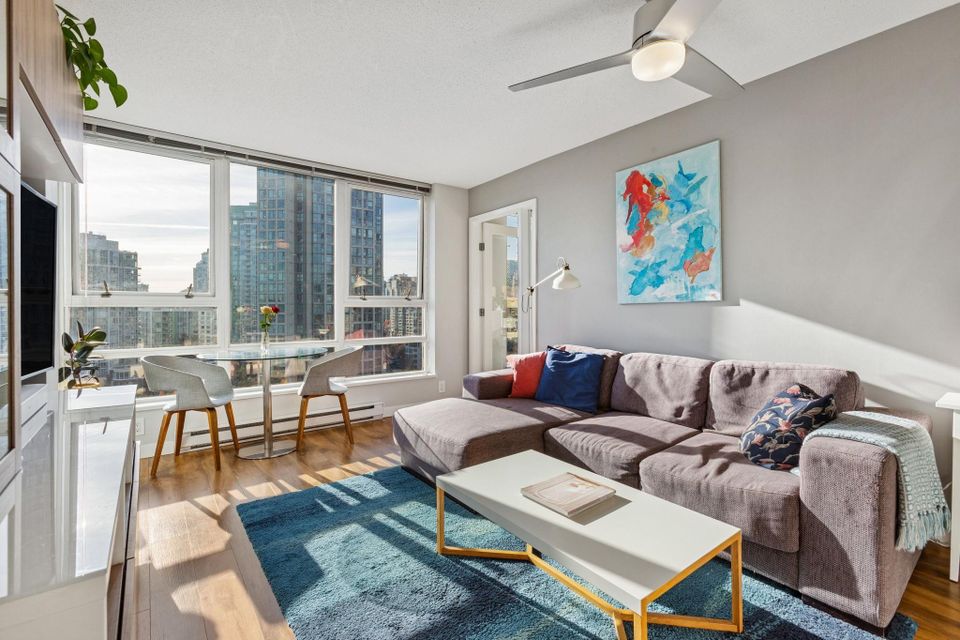 939-expo-boulevard-yaletown-vancouver-west-04