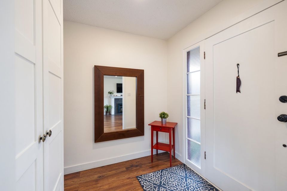 935-beaconsfield-road-forest-hills-nv-north-vancouver-03