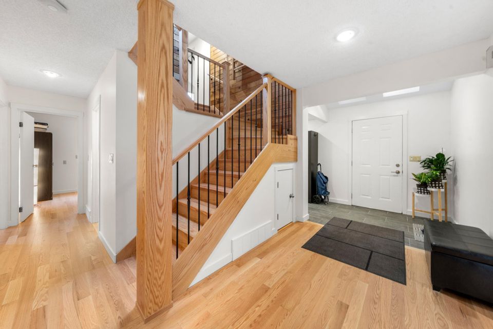 667-fairway-drive-dollarton-north-vancouver-02