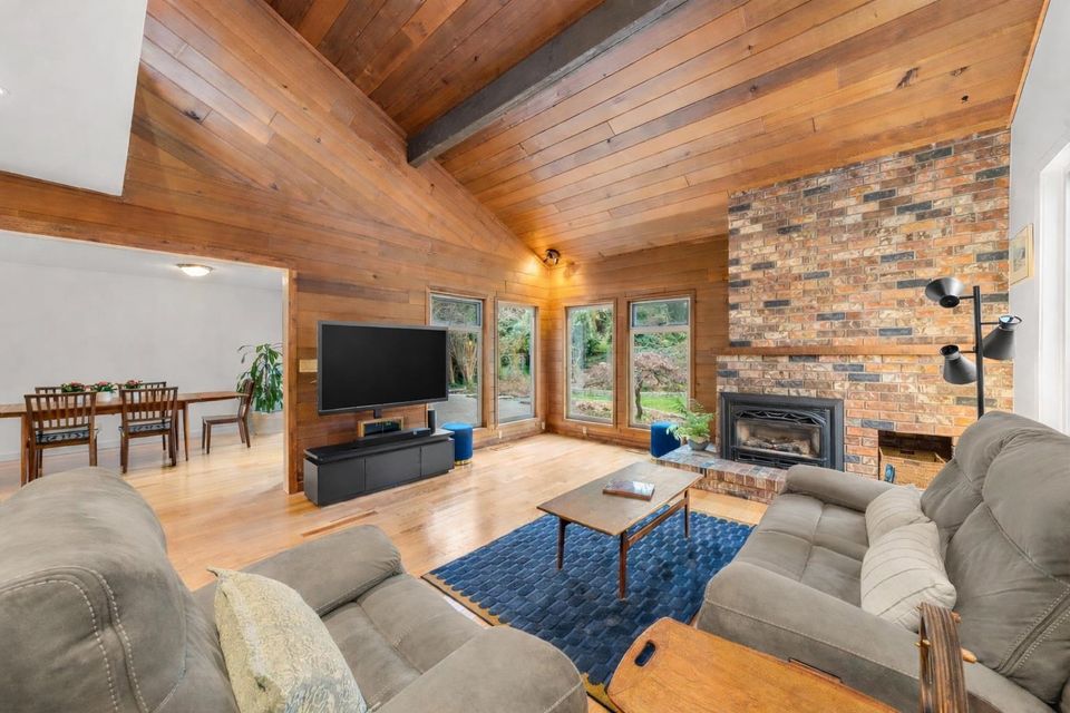 667-fairway-drive-dollarton-north-vancouver-03