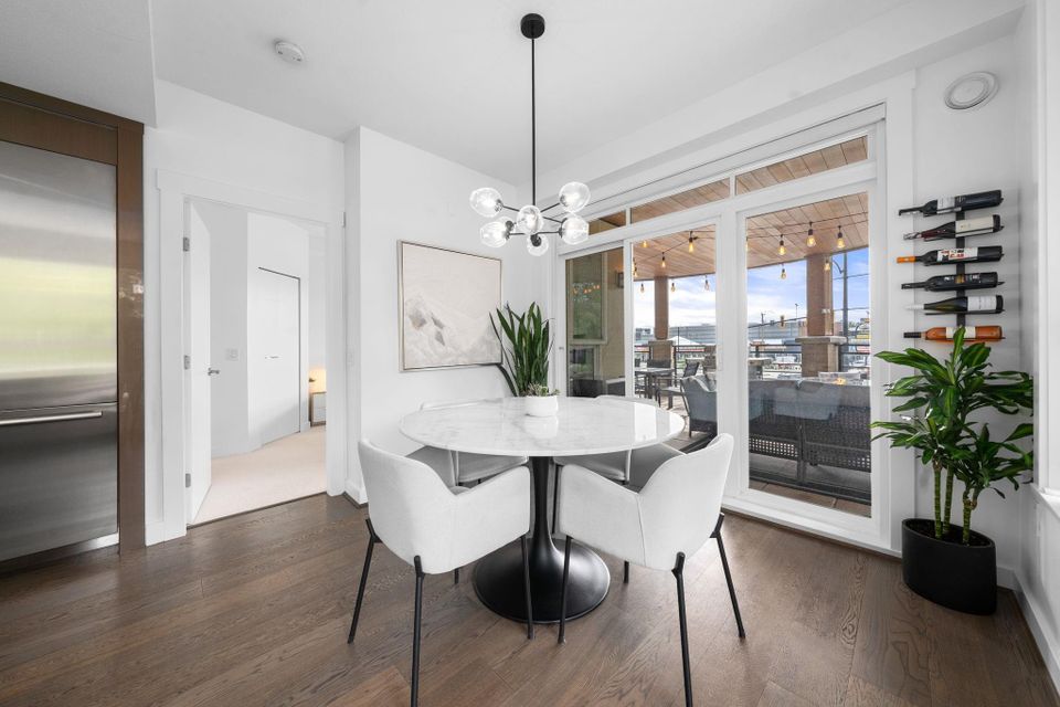 733-w-14th-street-mosquito-creek-north-vancouver-03