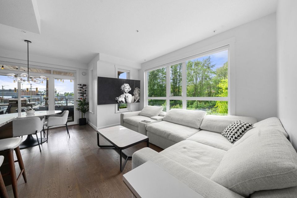 733-w-14th-street-mosquito-creek-north-vancouver-04