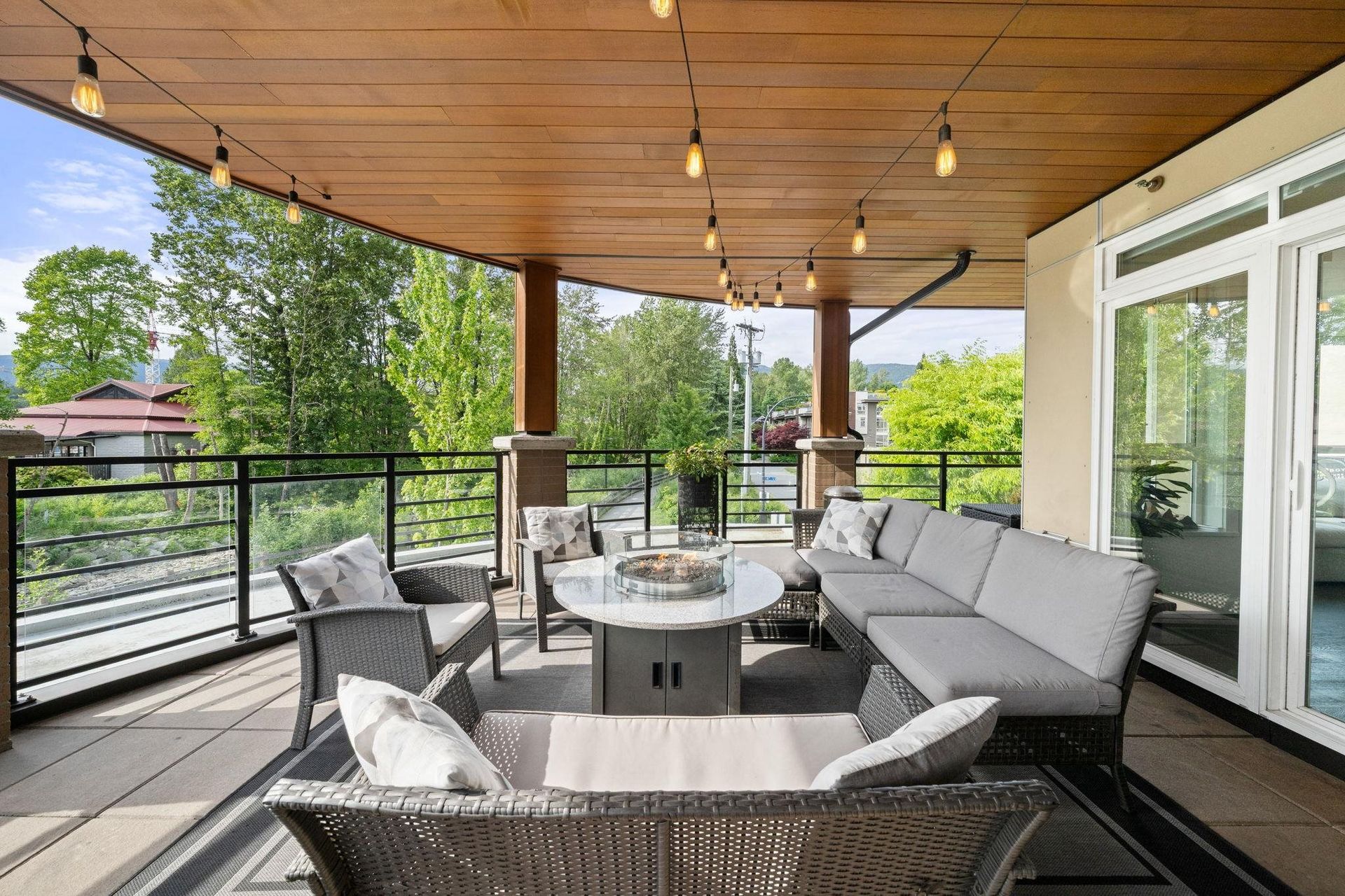 218 - 733 W 14th Street, Mosquito Creek, North Vancouver