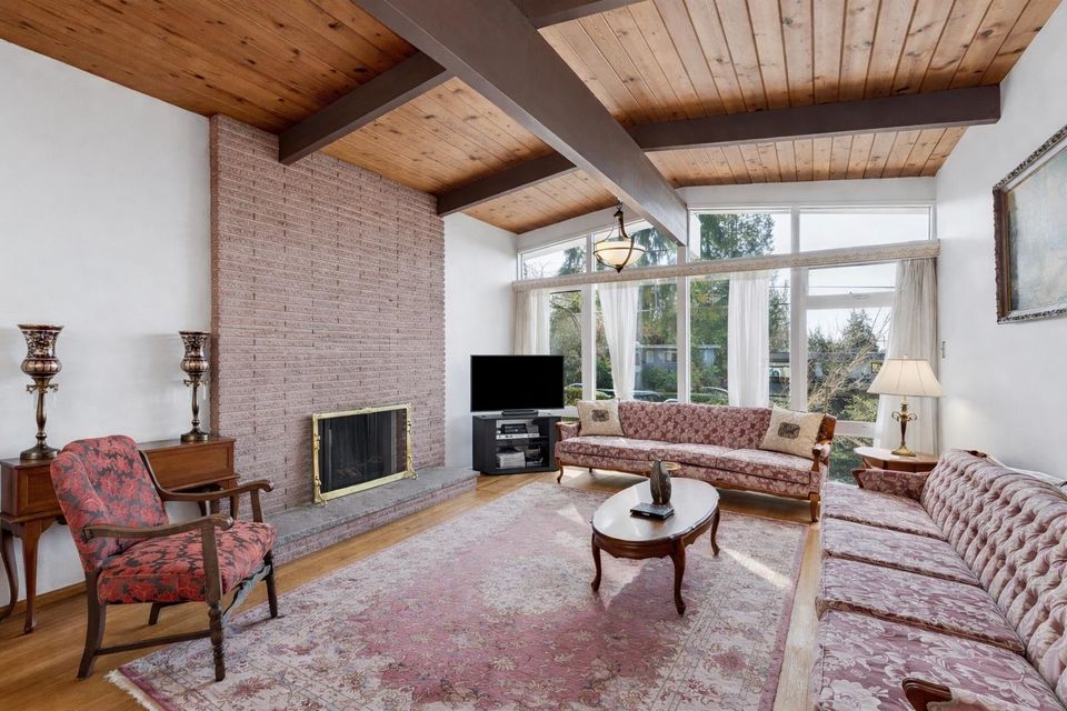 922-canyon-boulevard-canyon-heights-nv-north-vancouver-04