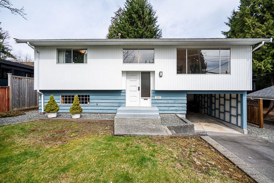 1634-ross-road-lynn-valley-north-vancouver-01