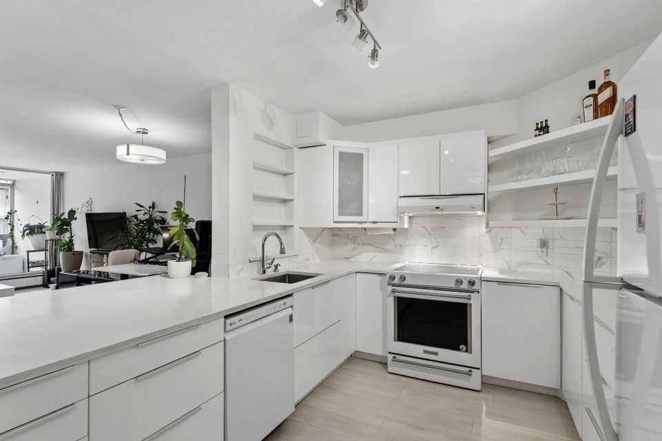 2024-fullerton-avenue-pemberton-nv-north-vancouver-02