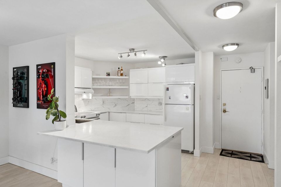 2024-fullerton-avenue-pemberton-nv-north-vancouver-04