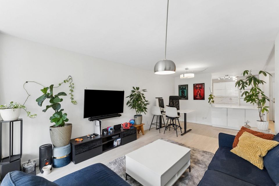 2024-fullerton-avenue-pemberton-nv-north-vancouver-05