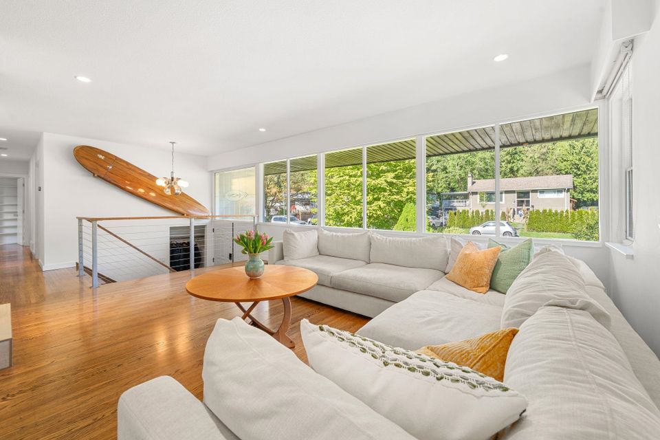 2289-whitman-avenue-blueridge-nv-north-vancouver-04