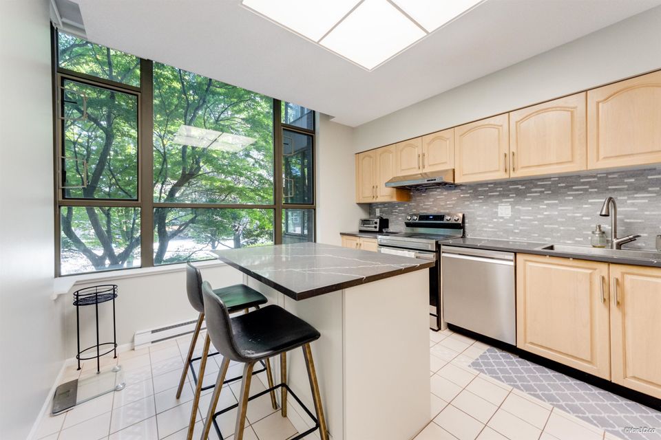 5885-olive-avenue-metrotown-burnaby-south-03