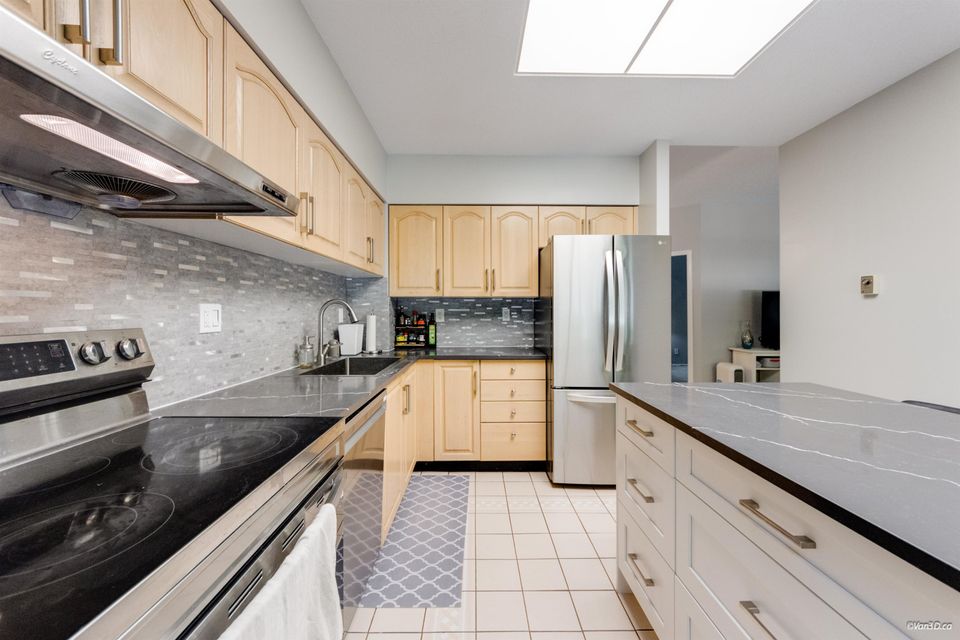 5885-olive-avenue-metrotown-burnaby-south-04