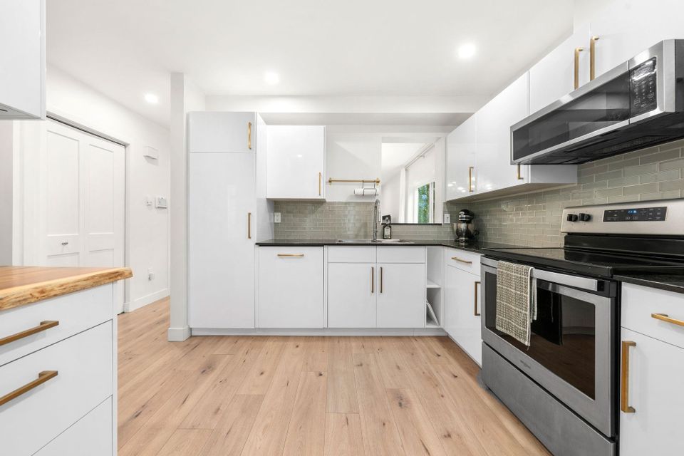323b-evergreen-drive-college-park-pm-port-moody-05