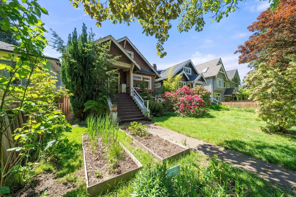 3218-w-6th-avenue-kitsilano-vancouver-west-02