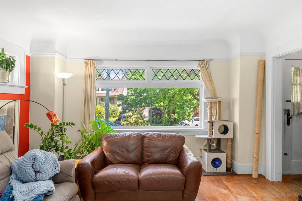 3218-w-6th-avenue-kitsilano-vancouver-west-04