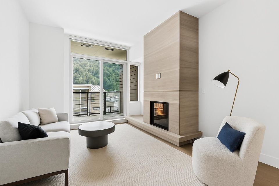 6687-nelson-avenue-horseshoe-bay-wv-west-vancouver-01