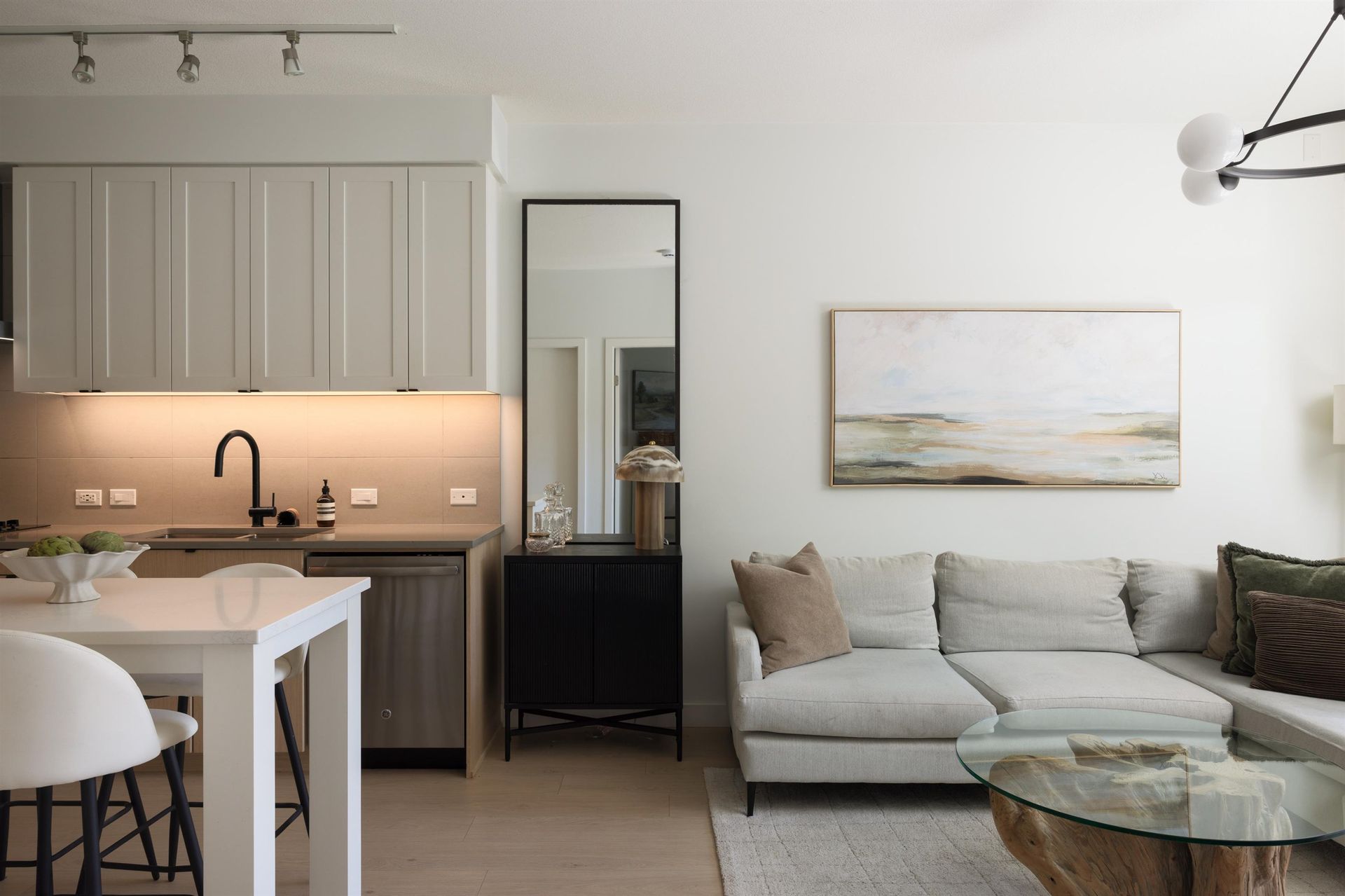 106 - 3205 Mountain Highway, Lynn Valley, North Vancouver