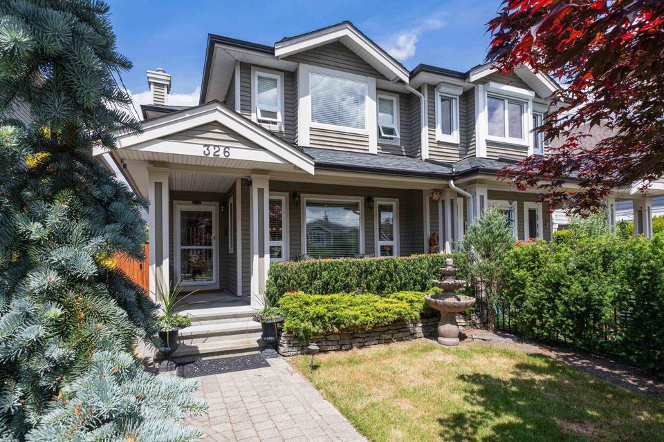 326-e-12th-street-central-lonsdale-north-vancouver-01