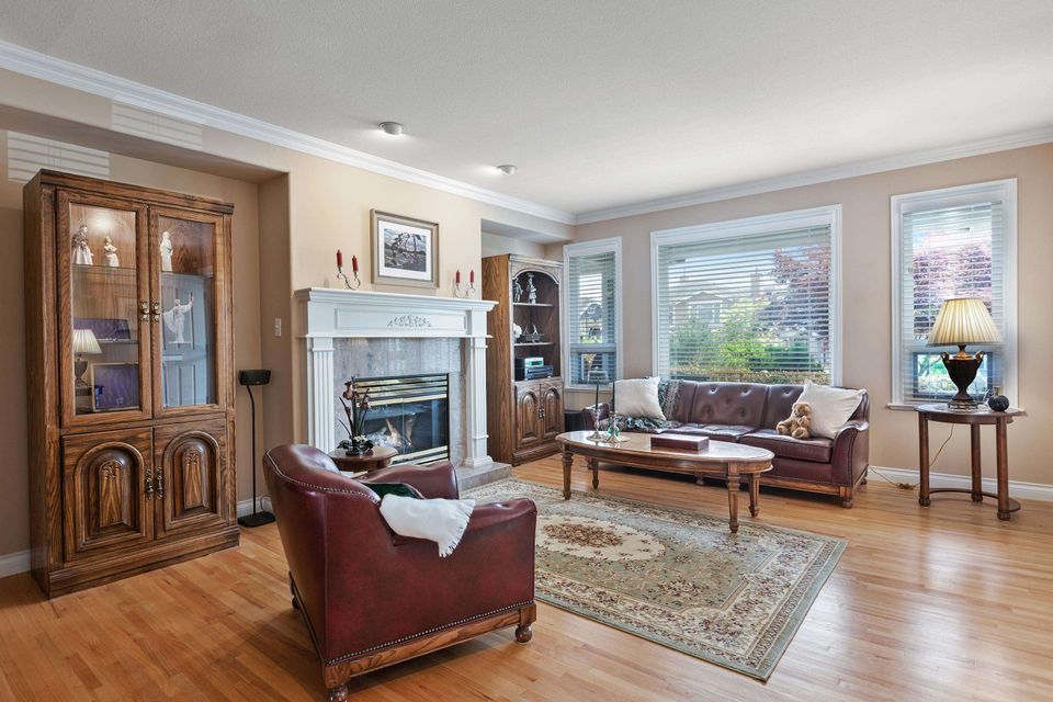 326-e-12th-street-central-lonsdale-north-vancouver-02