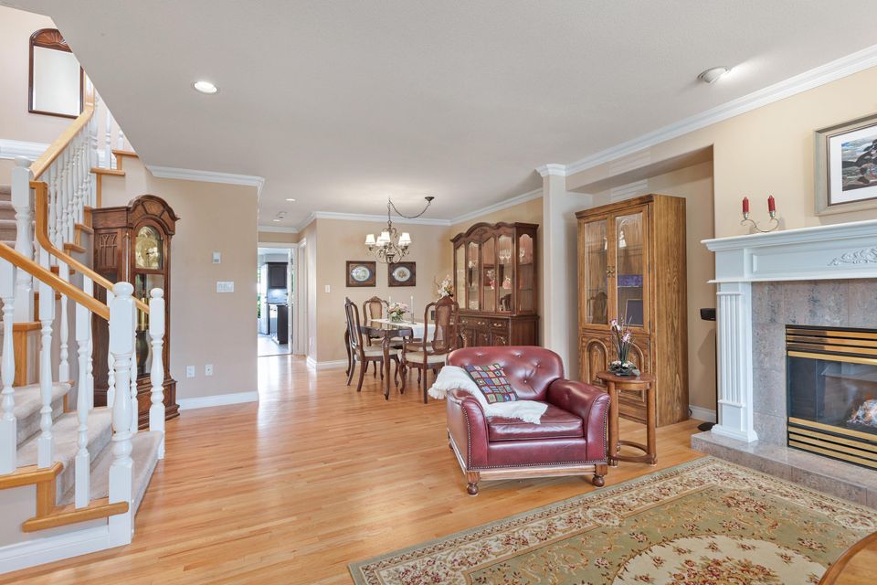 326-e-12th-street-central-lonsdale-north-vancouver-04