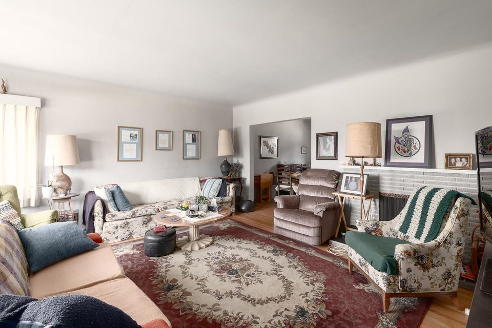 1159-kings-avenue-ambleside-west-vancouver-04