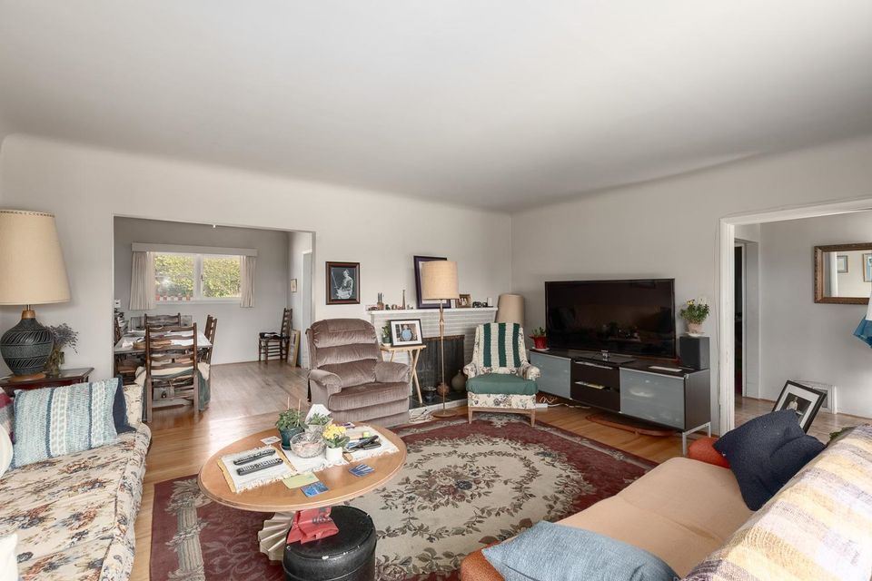 1159-kings-avenue-ambleside-west-vancouver-05