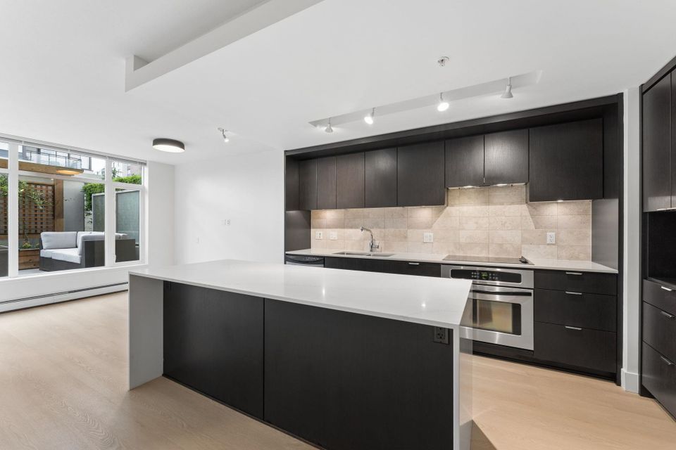 1320-chesterfield-avenue-central-lonsdale-north-vancouver-05