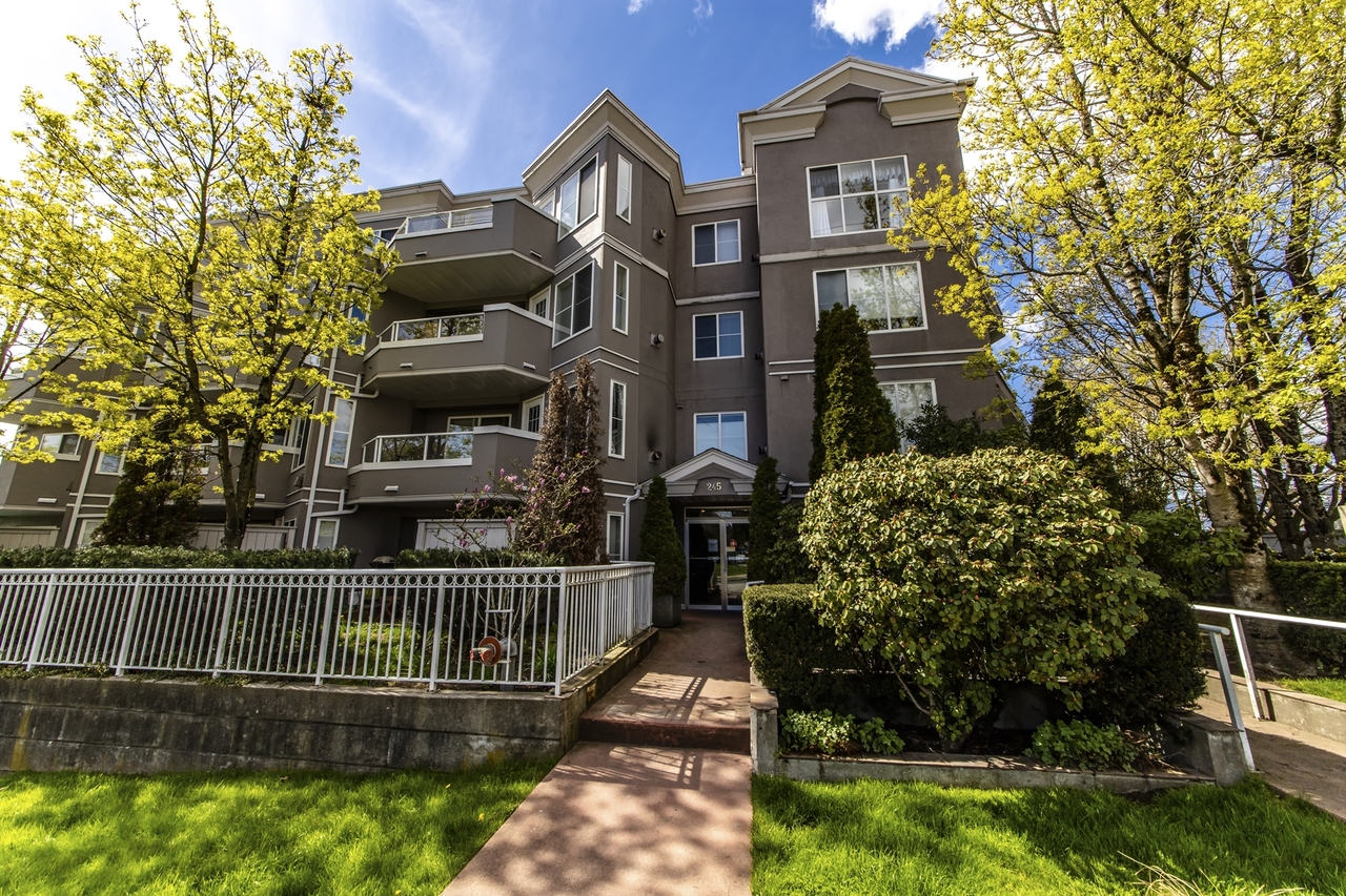 245stdavids-1 at 305 - 245 St. Davids Avenue, Lower Lonsdale, North Vancouver 245stdavids-1 at 305 - 245 St. Davids Avenue, Lower Lonsdale, North Vancouver