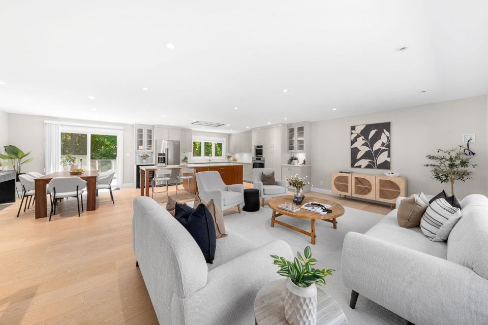 1776-medwin-place-blueridge-nv-north-vancouver-05