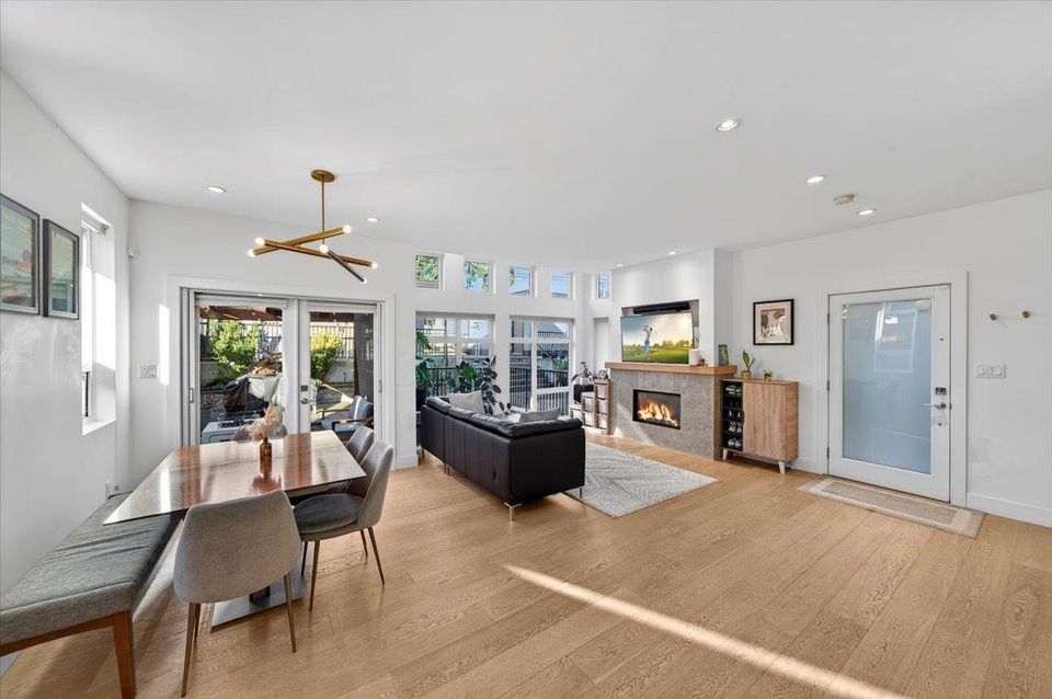 252-e-19th-street-central-lonsdale-north-vancouver-04