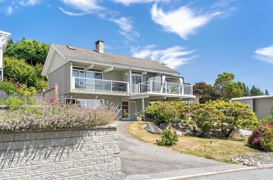 442-monteray-avenue-upper-delbrook-north-vancouver-01