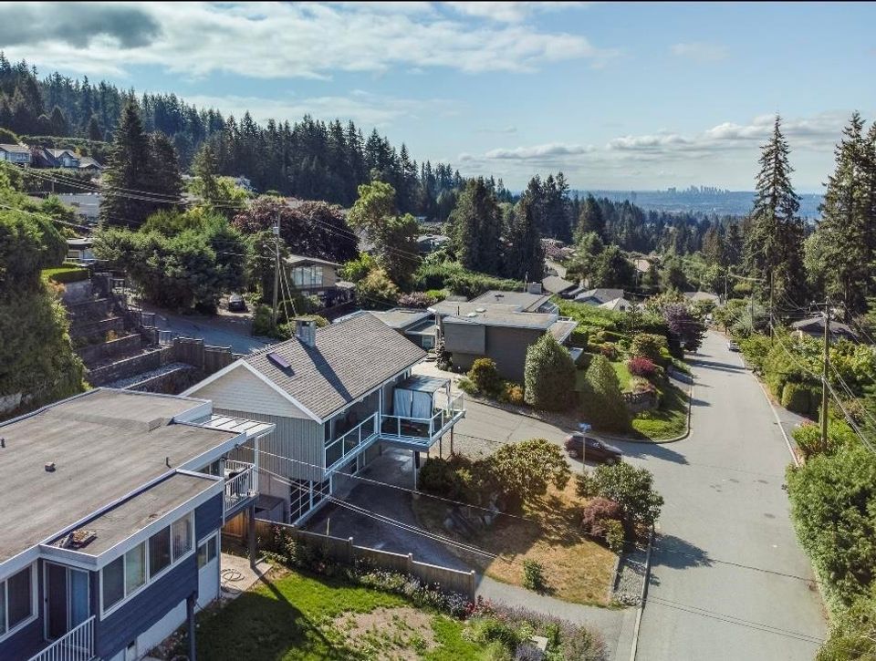 442-monteray-avenue-upper-delbrook-north-vancouver-02