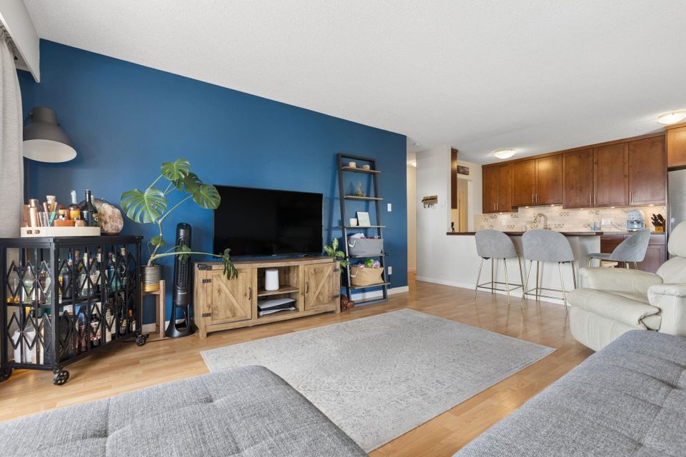 252-w-2nd-street-lower-lonsdale-north-vancouver-05