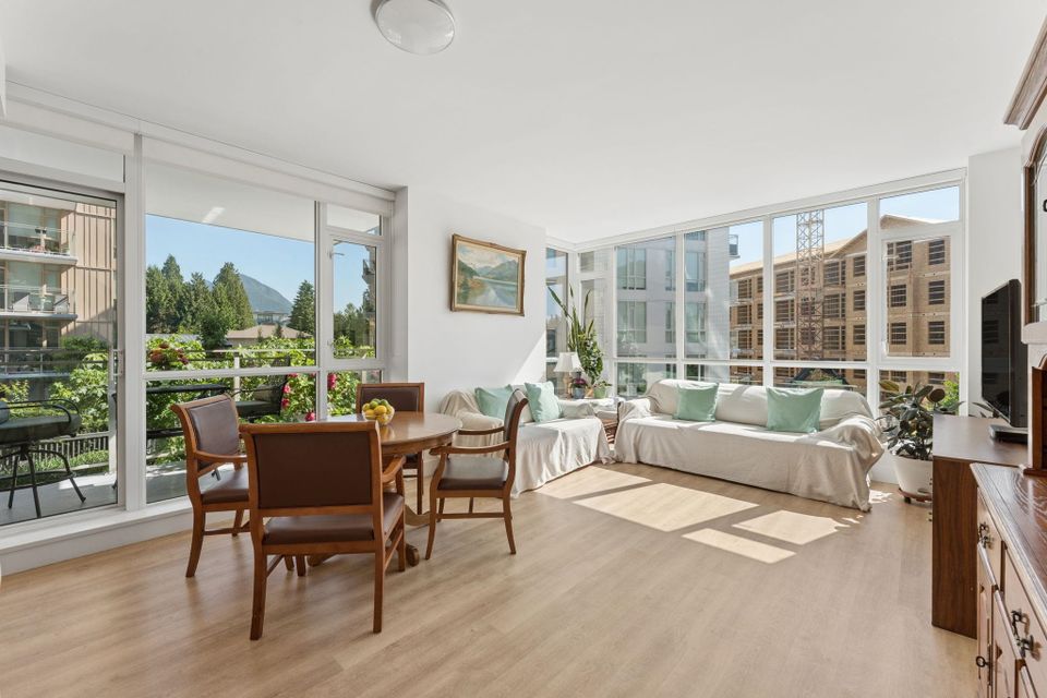 2325-emery-court-lynn-valley-north-vancouver-03
