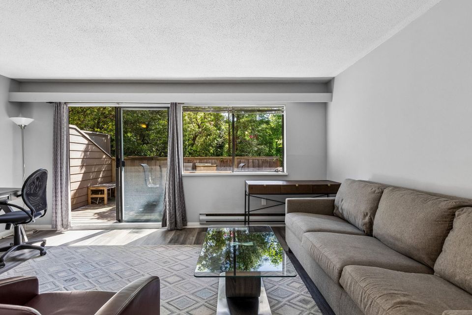 107-w-27th-street-upper-lonsdale-north-vancouver-01