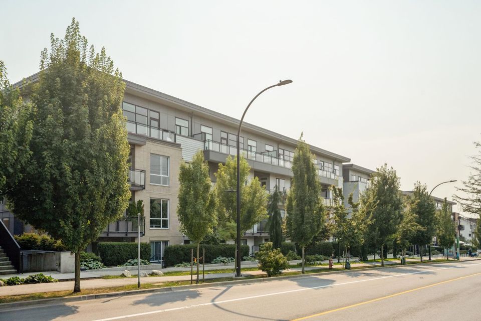 625-e-3rd-street-lower-lonsdale-north-vancouver-02