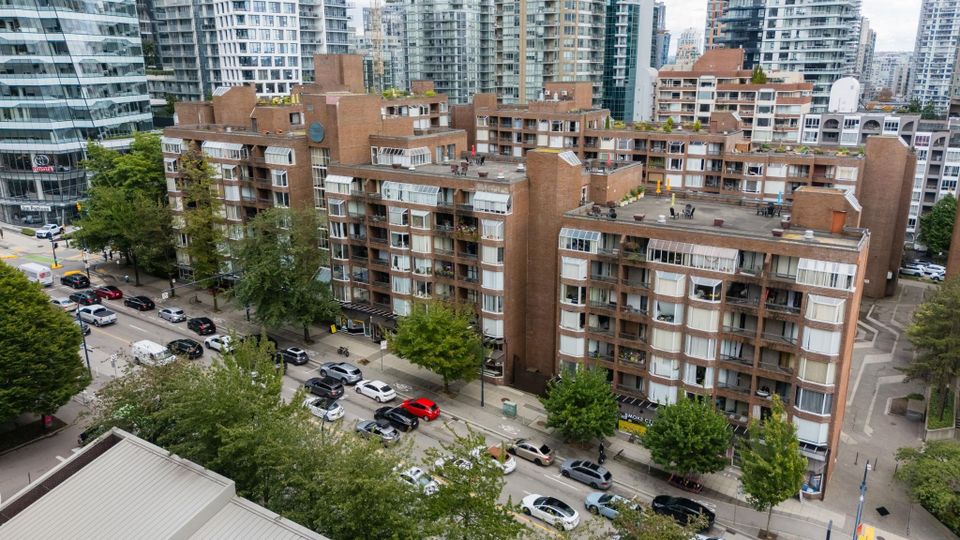1330-burrard-street-downtown-vw-vancouver-west-03