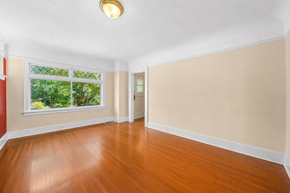 3218-w-6th-avenue-kitsilano-vancouver-west-05