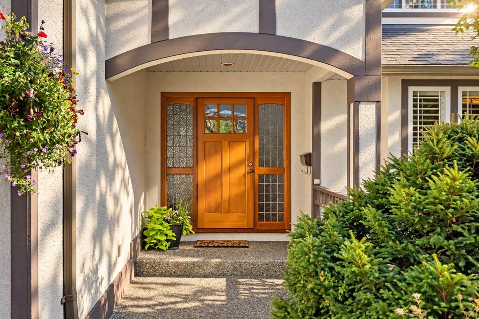 3373-huntleigh-court-windsor-park-nv-north-vancouver-03