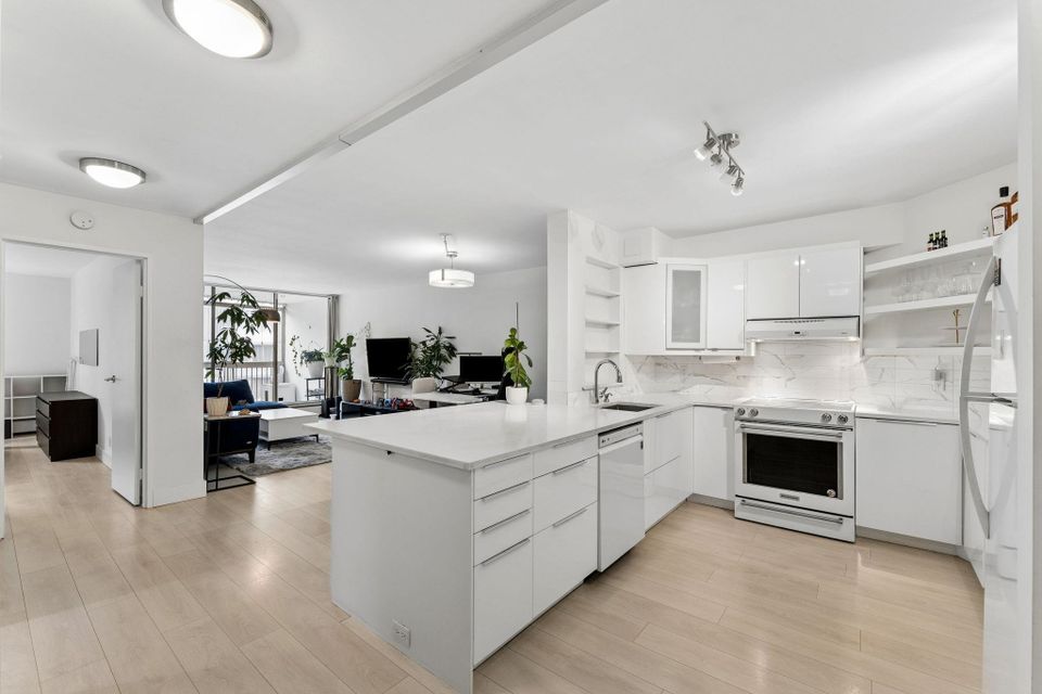 2024-fullerton-avenue-pemberton-nv-north-vancouver-04