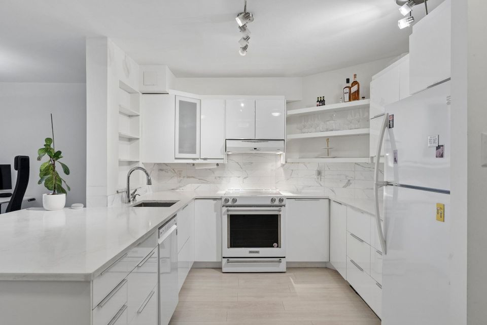 2024-fullerton-avenue-pemberton-nv-north-vancouver-05