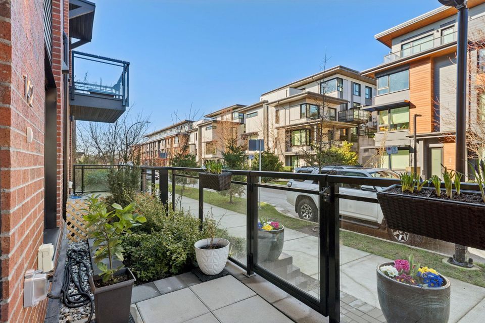 545-e-2nd-street-lower-lonsdale-north-vancouver-03
