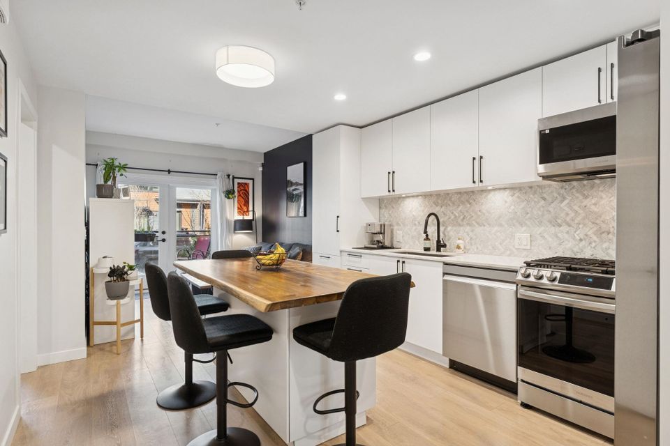545-e-2nd-street-lower-lonsdale-north-vancouver-04